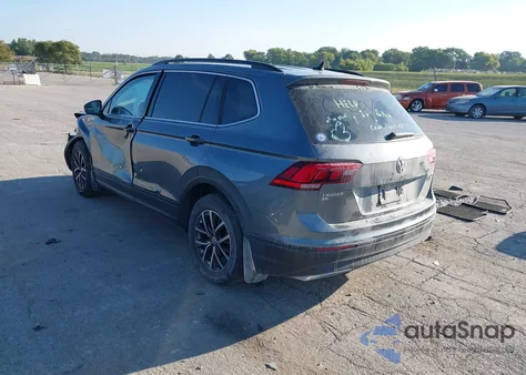 2019 Volkswagen Tiguan 2.0T Se/2.0T Sel/2.0T Sel R-Line/2.0T Sel R-Line Black z USA, uszkodzony, nr VIN 3VV2B7AX0KM067044